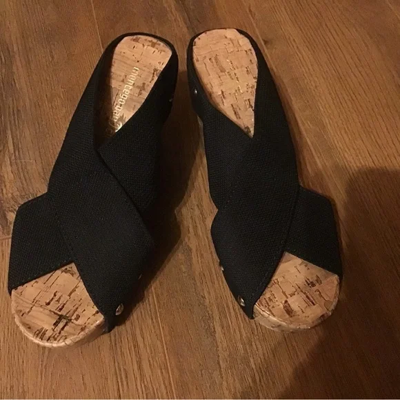 Black sandals! - Picture 3 of 3